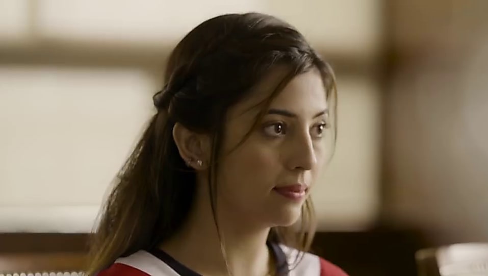 Barkha Singh White T Shirt And Olive Cargo Look S01e03 Happy