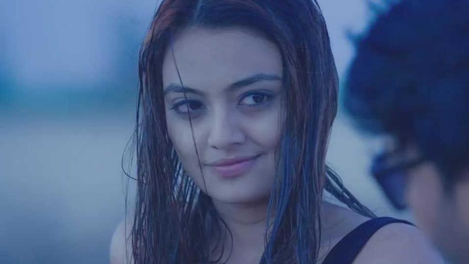 Nikitha Narayan Celebrity Style In Roopasi Mugulu Nage 2017 From Roopasi Charmboard 15 heatless hairstyles for short hair back to school. charmboard