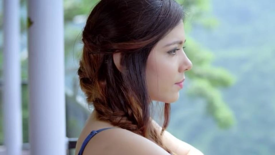 Himani Sahani Celebrity Style In Tukde Dil De Single 2017 From Tukde Dil De Charmboard She had done many punjabi songs like kite kalli, mere himani sahani should be enjoying a luxury life she is very beautiful and she is the most favorite. charmboard