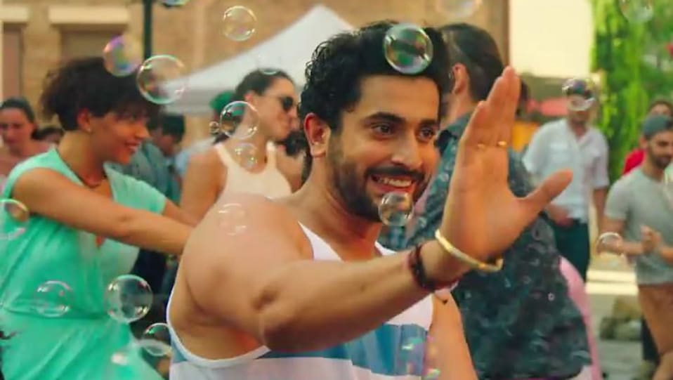 Actors Name Age Wiki Height Birth Place Career Details Kaun Nachdi Sonu Ke Titu Ki Sweety 2018 Charmboard The song is written by guru randhawa and music composed by guru randhawa, rajat nagpal sung by guru randhawa, neeti mohan. charmboard