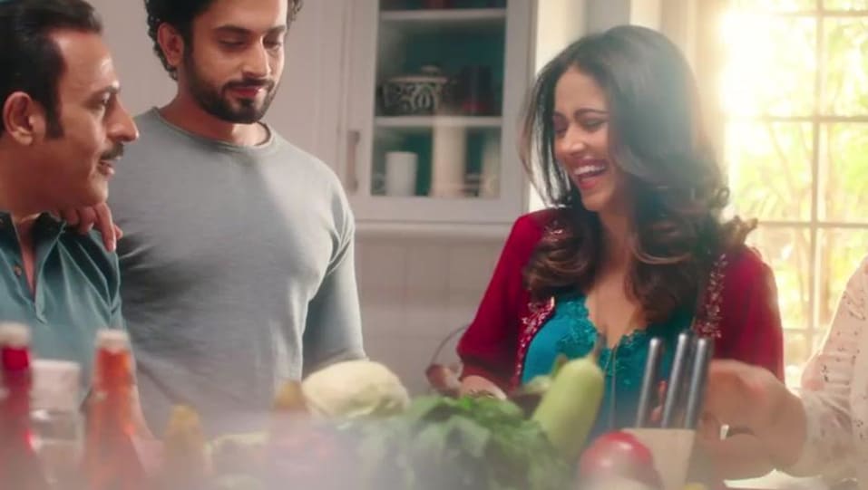 Actors Name Age Wiki Height Birth Place Career Details Sonu Ke Titu Ki Sweety Official Trailer 2017 Charmboard But sweety is the perfect bride and titu is head over heels in love with her.