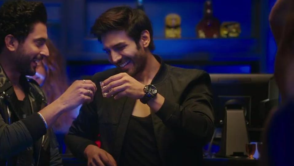 Kartik Aaryan In Black Jeans Outfit Celebrity Clothing Charmboard Titu has always been a naïve lover, who falls in love easily and sonu has always had to step in to save him. charmboard