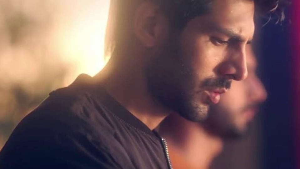 Kartik Aaryan In Black Jacket Outfit Celebrity Clothing Charmboard This love song is sung by arijit singh, composed by. t shirt