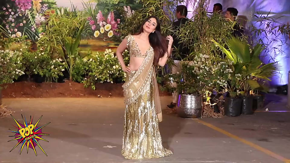 Kareena Kapoor Khan Gold Lehenga Look Grand Wedding Reception