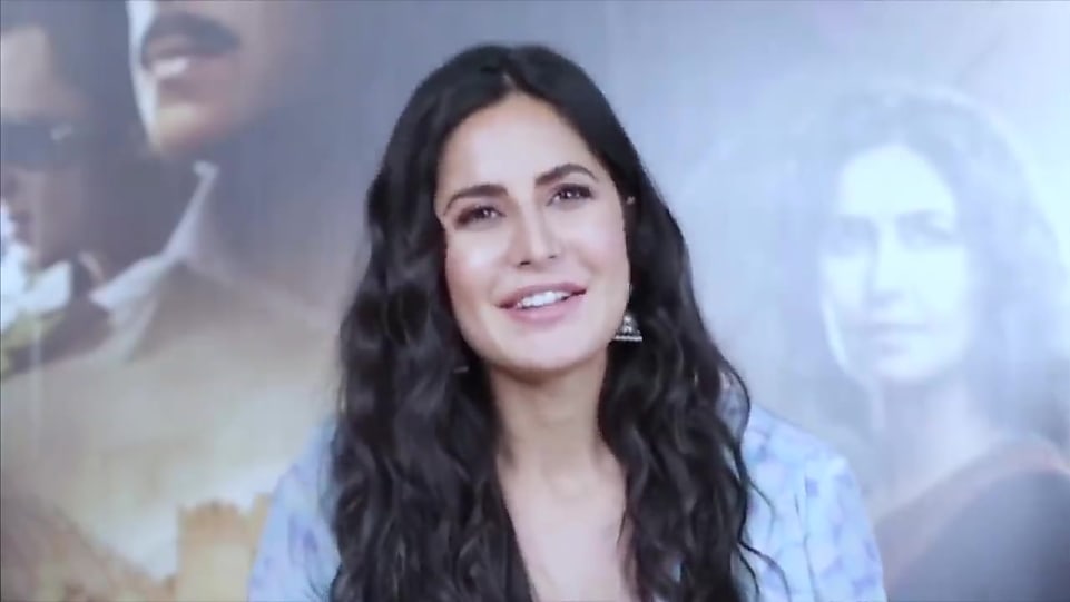 Get Katrina Kaif Long Wavy Side Part Hairstyle In Viral Bollywood