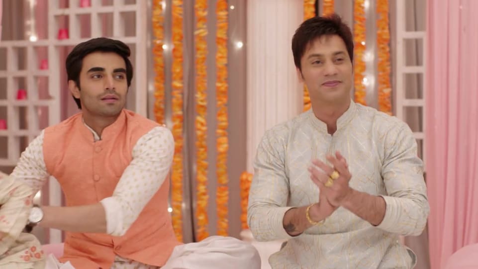 Sailesh Gulabani Celebrity Style In Aap Ke Aa Jane Se Episode 263 2019 From Episode 263 Charmboard The show also stars actors namely sai ballal, mehul buch, sailesh gulabani, adi irani and many more. charmboard