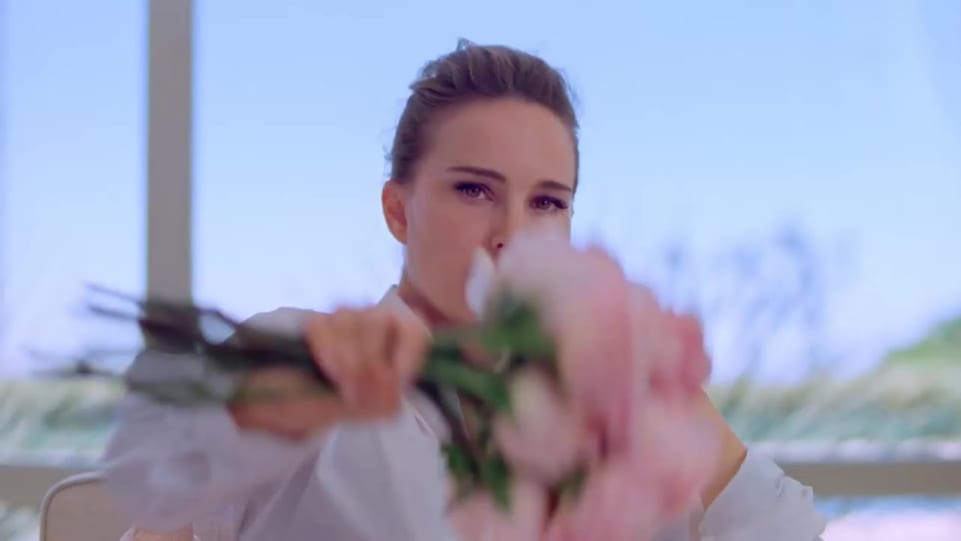 Portman Natalie в кабриолете