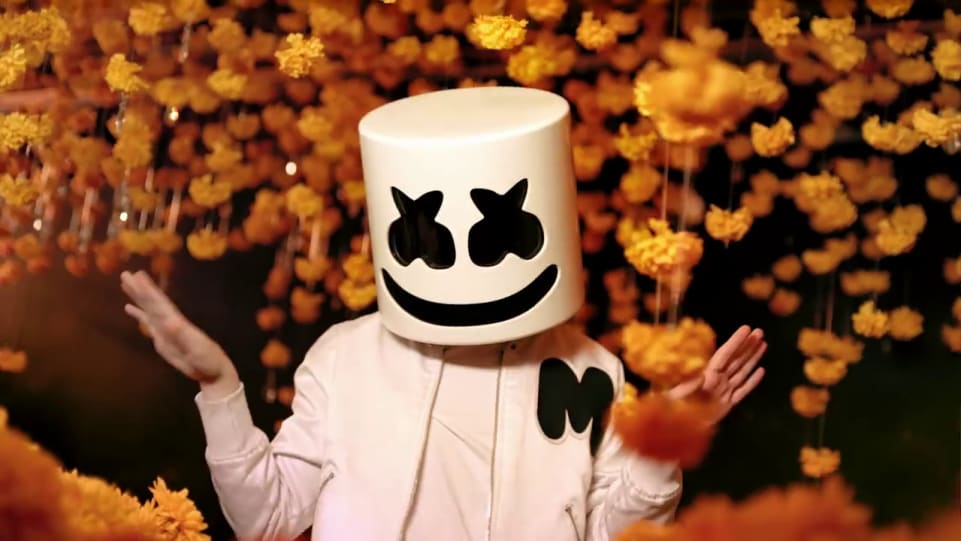 Marshmello in White Jeans Outfit - Celebrity Clothing | Charmboard