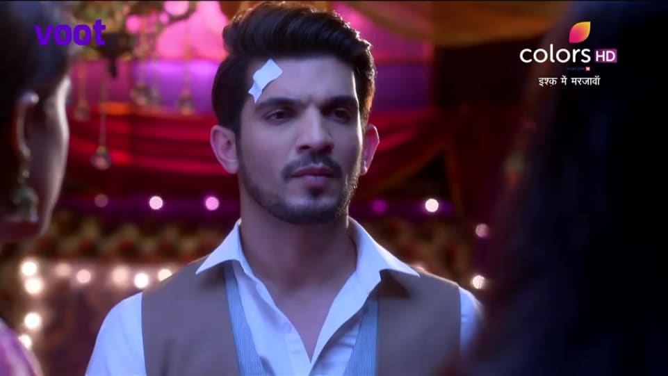 Arjun Bijlani Celebrity Style In Ishq Mein Marjawan Episode 192 2018 From Episode 192 Charmboard Ia membintangi arjun bijlani, alisha panwar dan nia sharma dalam peran utama. waistcoat