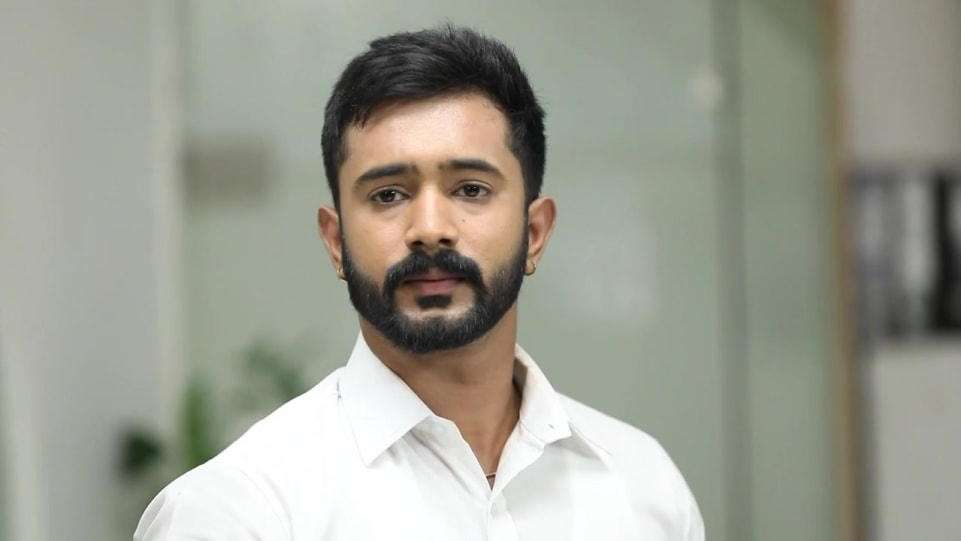 Actors Name Age Wiki Height Birth Place Career Details Poove Poochoodava Episode 319 2018 Charmboard Vote now for your best actor, best actress, best serial and other award categories and celebrate with galatta! poove poochoodava episode 319