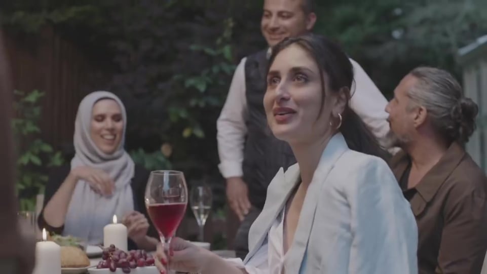 Kareena Kapoor Khan In White Dress Outfit Celebrity Clothing Charmboard Arjun kapoor and aditya roy kapur indulge in 'bromance'.