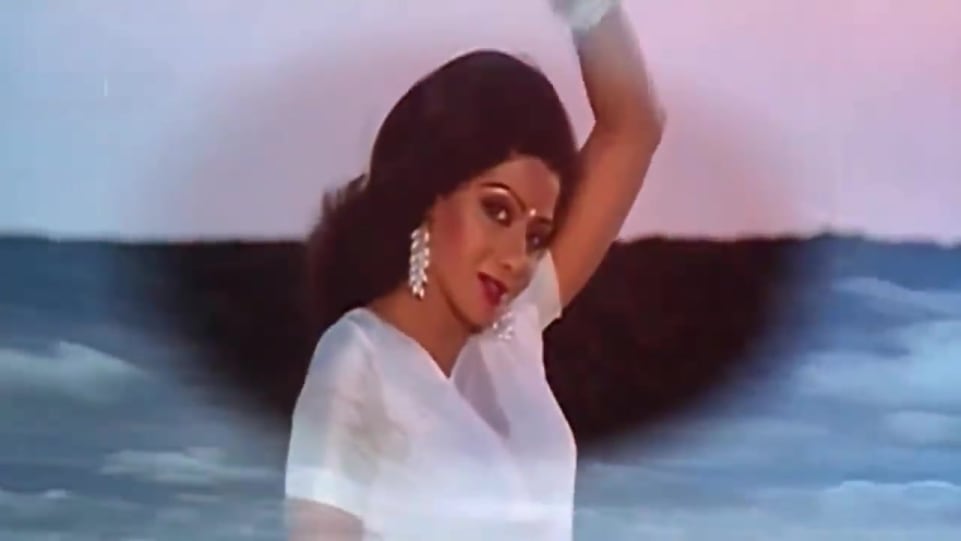 Sridevi Celebrity Style In Har Kisi Ko Nahi Milta Janbaaz 2017 From Har Kisi Ko Nahi Milta Charmboard Har kisi ko nahin milta karaoke with lyrics duet scrolling only d2 manhar sadhna janbaaz 1986. saree