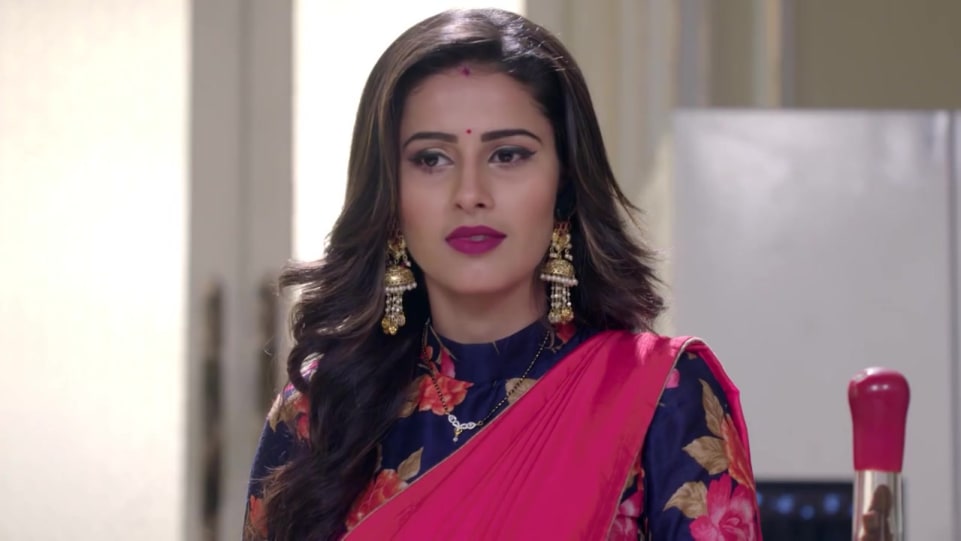 Shivani Tomar Celebrity Fashion Footwear In Outfit Name Charmboard First and official fan club of rishi and tanujaa from kasam. charmboard