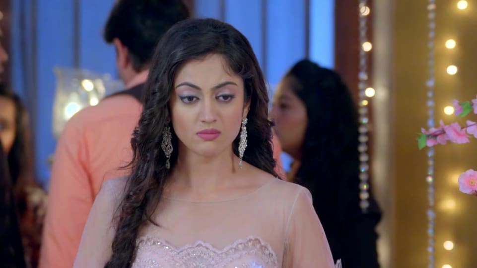 Aditi Sharma Celebrity Style In Kaleerein Episode 155 2018 From Episode 155 Charmboard Aditi sharma playing meera wife of vivaan, who played by arjit taneja. earrings