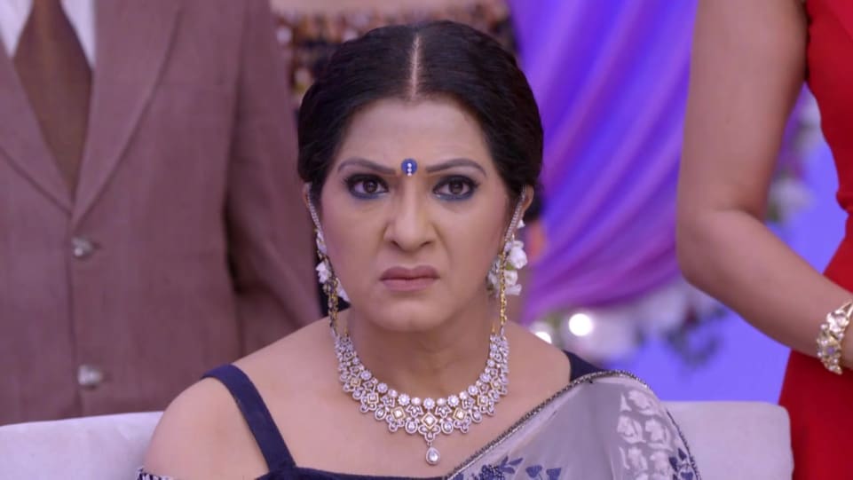 Usha Bachani Celebrity Style In Kundali Bhagya Episode 332 2018 From Episode 332 Charmboard In which she played the role of thakurain. usha bachani celebrity style in