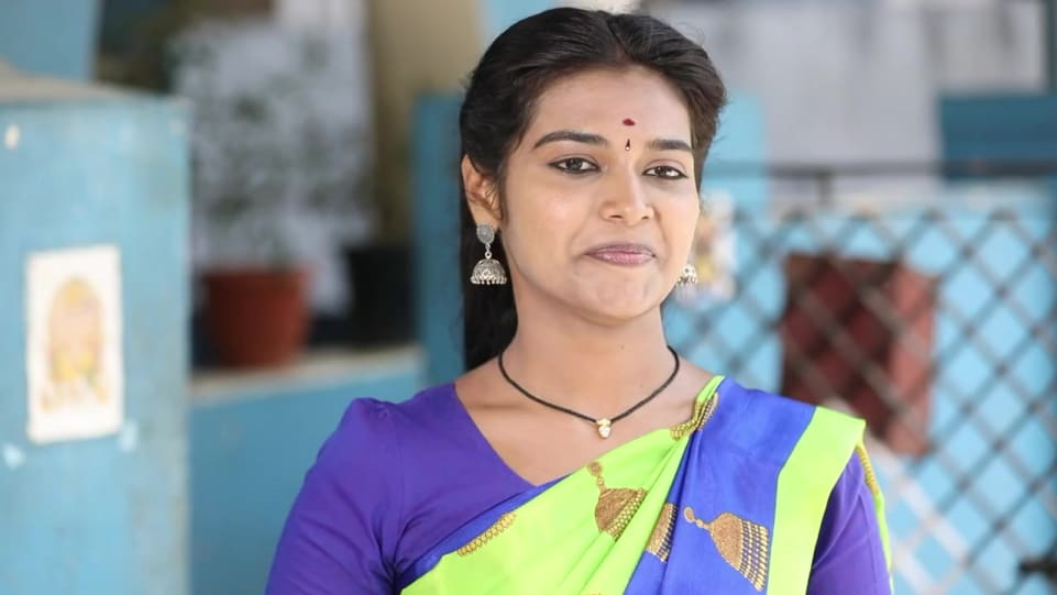 Dharsha Gupta Celebrity Style In Mullum Malarum Episode 376 2019 From Episode 376 Charmboard There are no critic reviews yet for mullum malarum.