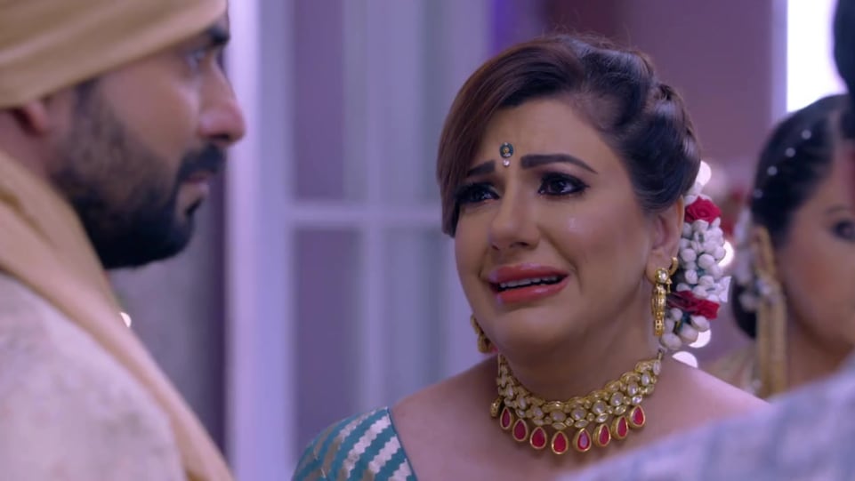 Actors Name Age Wiki Height Birth Place Career Details Kundali Bhagya Episode 499 2019 Charmboard The story revolves around sarla arora, a punjabi mother, who runs a marriage hall called 'kumkum bhagya' and hopes to see her daughters, pragya and bulbul.