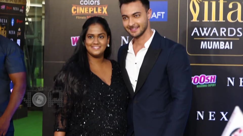 Actors Name Age Wiki Height Birth Place Career Details Iifa Awards Bollywood Now 2019 Charmboard Check out below for arpita khan wiki, biography, age, husband, images and more. charmboard