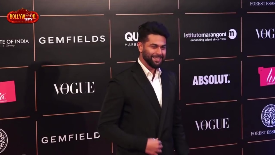 Actors Name Age Wiki Height Birth Place Career Details Vogue Woman Of The Year Awards 2019 Bollywood Spy 2019 Charmboard Watch the best short videos of kunal rawal(@kunal8440). charmboard