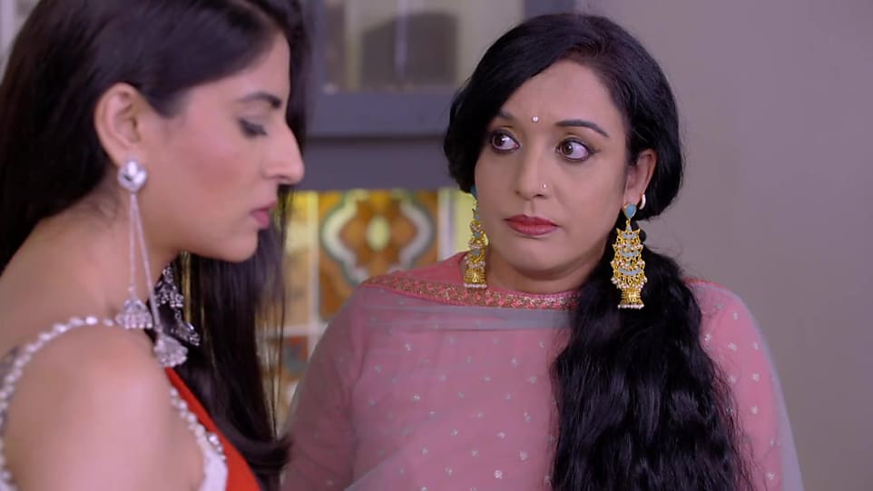 Get Swati Anand Medium Straight Side Part Hairstyle In Kumkum