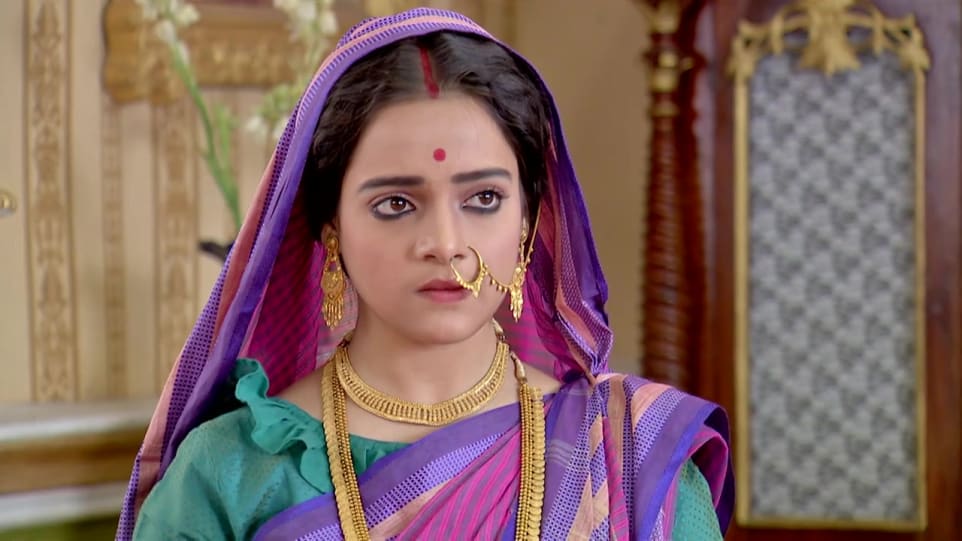 Sampurna Mondal Celebrity Style In Rani Rashmoni Episode 573 2019 From Episode 573 Charmboard Both her parents were interior designers. nosepin