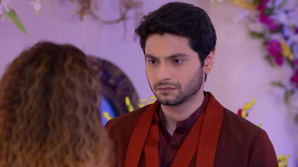 Mishal Raheja - Celebrity Style in Kumkum Bhagya Episode 1253, 2018 from  Episode 1253. | Charmboard