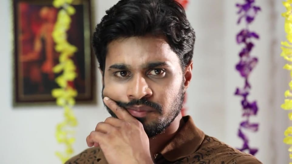 Actors Name Age Wiki Height Birth Place Career Details Oru Orla Oru Rajakumari Episode 271 2019 Charmboard Arasu english kingdom is a 2003 tamil film starring r sarathkumar simran delhi ganesh vadivelu roja selvamani kiran rathod and directed by suresh th. charmboard