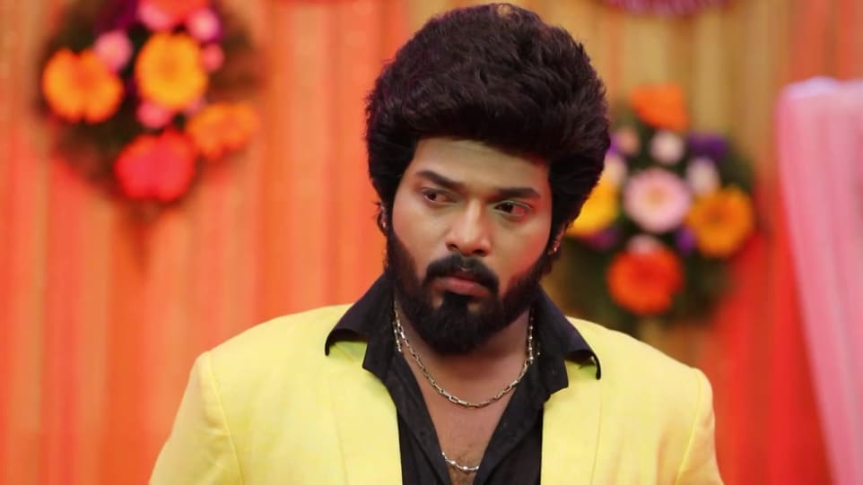 Karthik Raj Celebrity Style In Sembaruthi Episode 461 2019 From Episode 461 Charmboard He is one of the leading actors in the tamil television industry. blazer