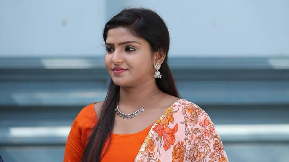 Celebrity Hairstyle Of Saira Banu From Oru Orla Oru Rajakumari Episode 293 2019 Charmboard Later, she marries iniyan, the village's best kabaddi player. charmboard