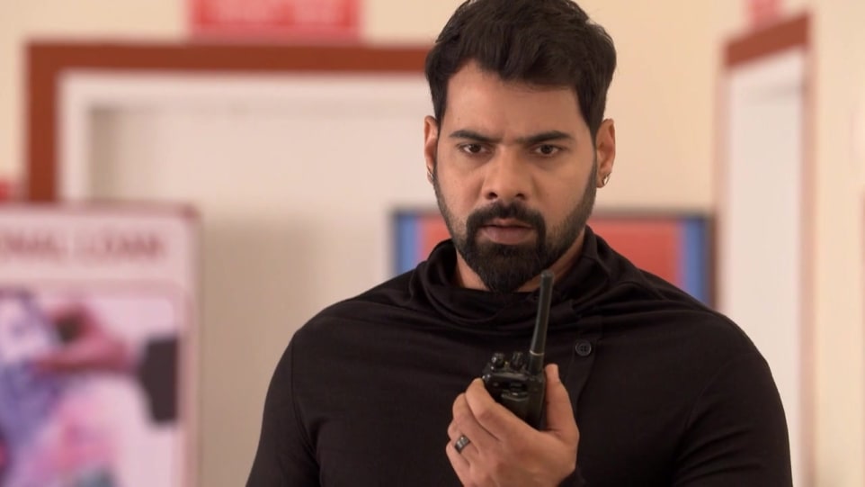 Shabbir Ahluwalia Celebrity Style In Iniya Iru Malargal Episode 4 19 From Episode 4 Charmboard