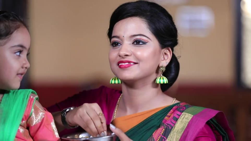 Chaithra Rao Celebrity Style In Jodi Hakki Episode 621 2019 From Episode 621 Charmboard Dhanraj'ın üstlendiği ,başrollerde shiva rajkumar , charulatha ve vijayalakshmi'nin oynadığı, d. watch