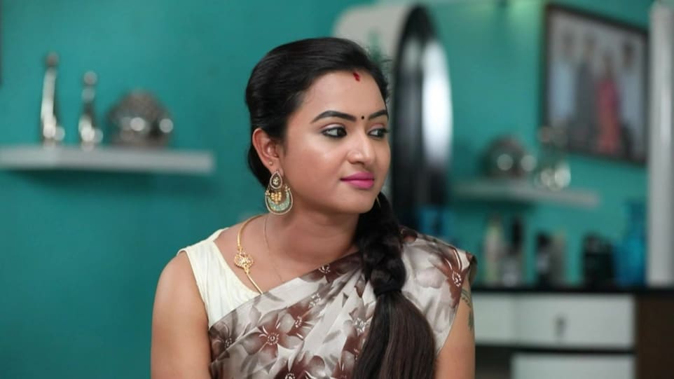 Janani Ashok Kumar Celebrity Style In Sembaruthi Episode 604 2019 From Episode 604 Charmboard Meanwhile, purushothaman accompanies arun and aishwarya for the felicitation ceremony. saree