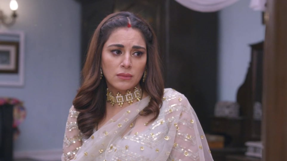 Shraddha Arya In Silver Salwarsuit Outfit Celebrity Clothing Charmboard False allegation on preeta in kundali bhagya. salwarsuit