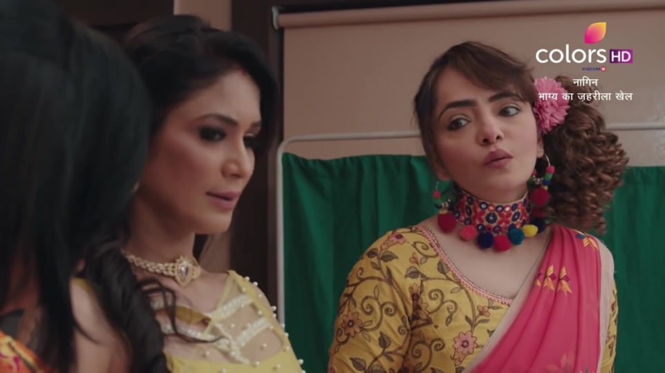 Rakhee Tandon Celebrity Style In Naagin 4 Naagin 4 2020 From Naagin 4 Charmboard Rakhee tandon (born 'rakhi vijan') is an indian actress better known for her role of sweety mathur in a popular indian sitcom hum. saree