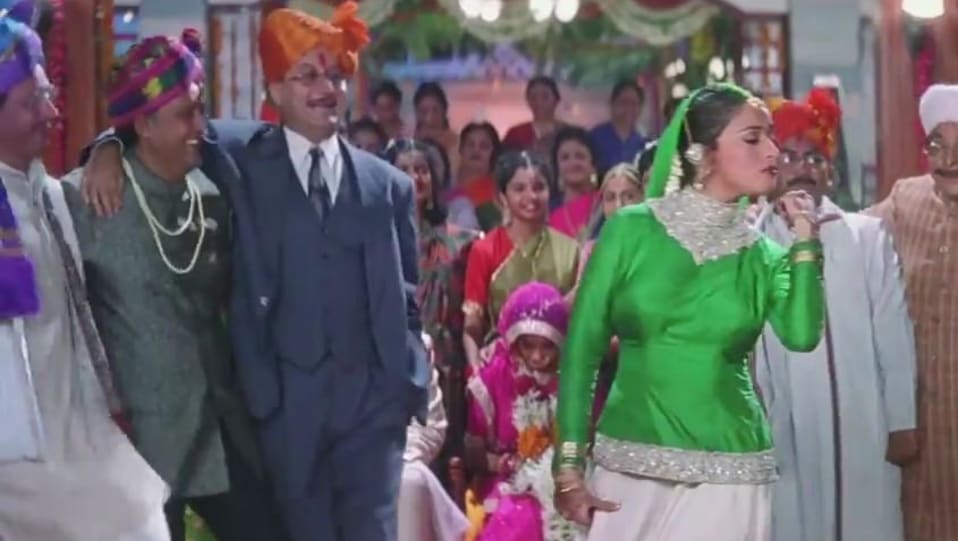 Social Buzz Anupam Kher Latest News Images Updates Posts Hum Aapke Hain Kaun Joote De Do Paise Le Lo 2009 Charmboard .and in hum aapke hain koun, a silver and green lehenga set. charmboard