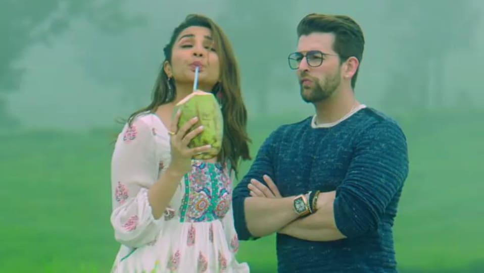 Parineeti Chopra Celebrity Fashion Footwear In Outfit Name Charmboard فيلم golmaal again الفوضى مجددًا بجودة عالية golmaal again كامل golmaal again مشاهدة golmaal again تحميل egybest. charmboard