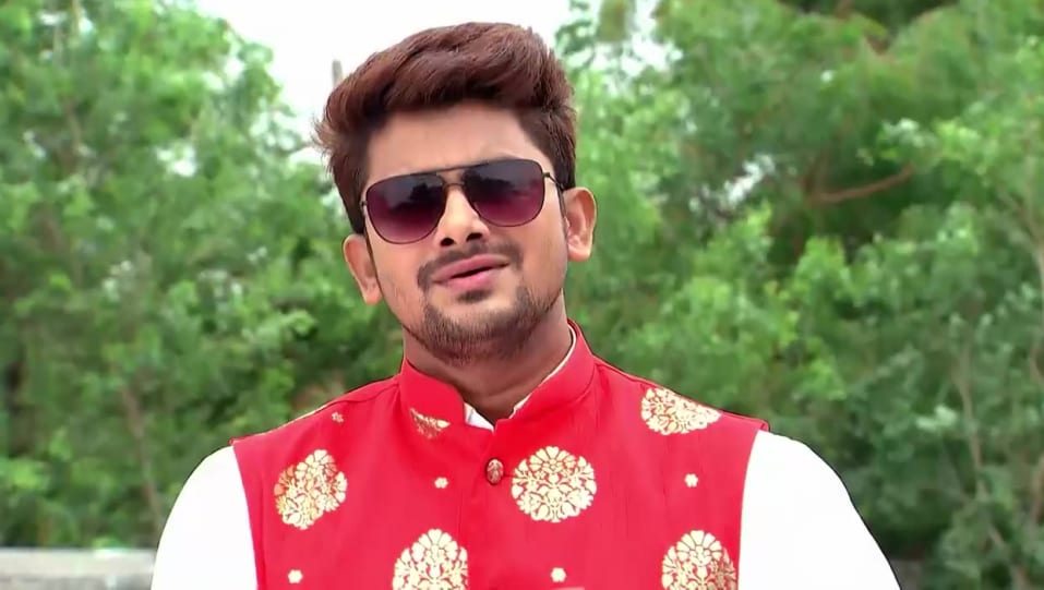 Sunny Celebrity Style In Kalyana Vaibhogam Episode 330 2018 From Episode 330 Charmboard Продюсером фильма выступил к.л.дамодар прасад компании sri ranjith movies, в главных ролях нага шурья и малавика наир. nehrujacket