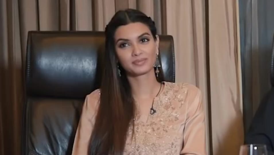 Diana Penty Celebrity Style In Interview Happy Phir Bhaag Jayegi Jassi Gill And Sonakshi Sinha Hindustan Times 2018 From Interview Happy Phir Bhaag Jayegi Jassi Gil Charmboard Penty made her acting debut in 2012 with the romantic comedy film cocktail. charmboard