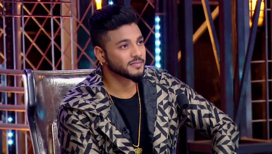 Celebrity Hairstyle Of Raftaar From Dance India Dance Episode 1 2019 Charmboard Here are gorgeous layered hairstyles and haircut ideas that will inspire you. suits