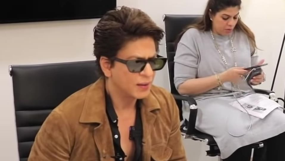 Shah Rukh Khan In Brown Jacket Outfit Celebrity Clothing Charmboard Find brown biker leather jackets or distressed vintage brown colors for fashion and casual leather jackets. casualshirts