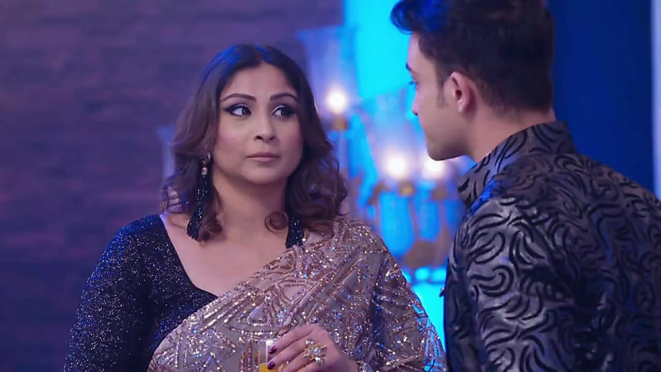 Get Khyati Keswani Messy Short Curly Hairstyle In Kumkum Bhagya
