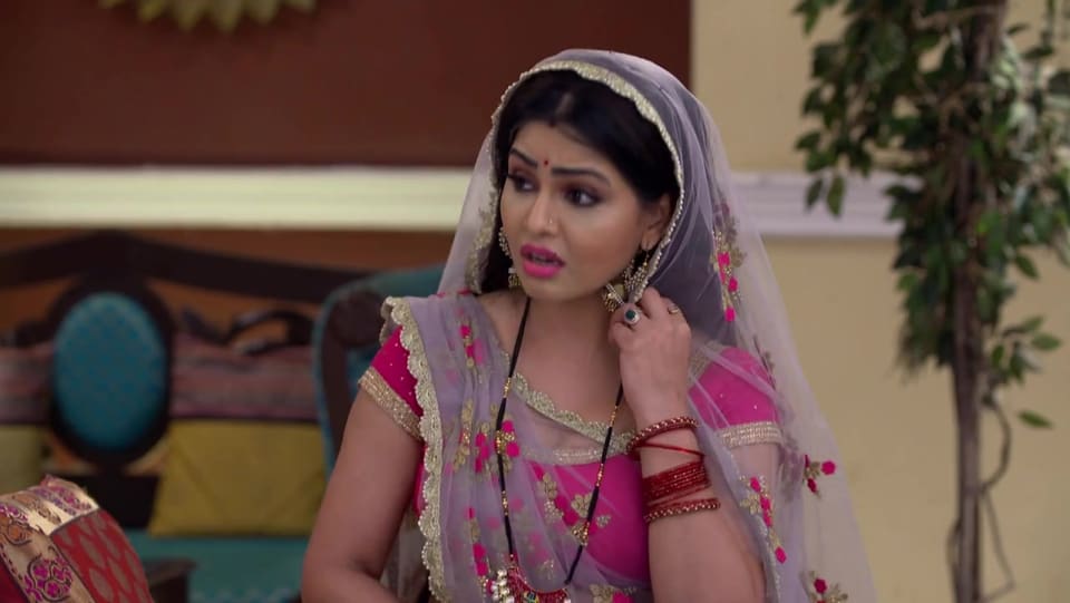 Shubhangi Atre Celebrity Style In Bhabi Ji Ghar Par Hain Episode 1078 2019 From Episode 1078 Charmboard Velvet blouse designs for lehenga. saree