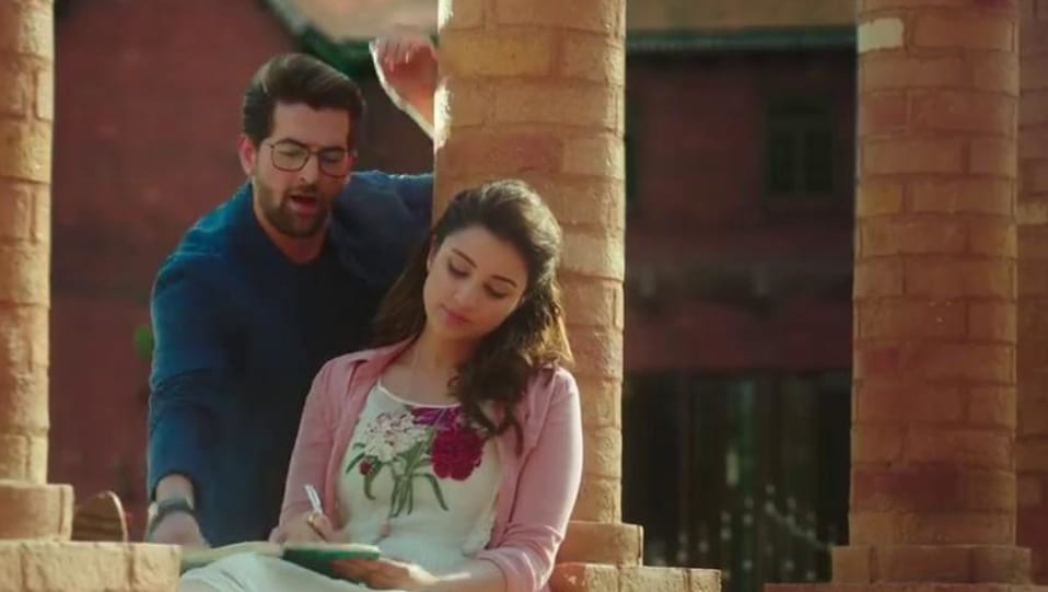 Parineeti Chopra Celebrity Style In Aate Jaate Golmaal Again 2017 From Aate Jaate Charmboard Official handle of 'golmaal again' the movie. dress