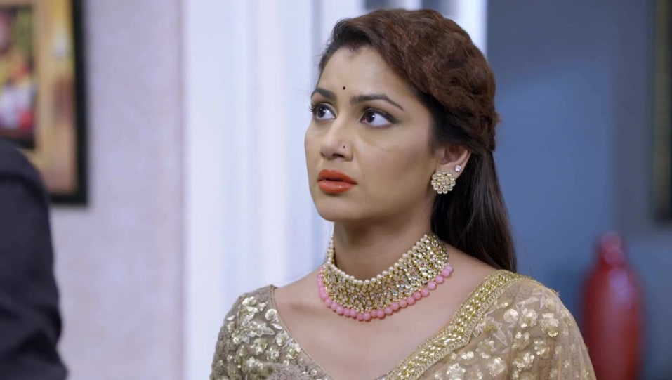 Sriti Jha Celebrity Style In Kumkum Bhagya Episode 1285 2019 From Episode 1285 Charmboard Big twist , shocking change in kumkum bhagya story ,will ranbir prachi exit from show ? kumkum bhagya episode 1285 2019
