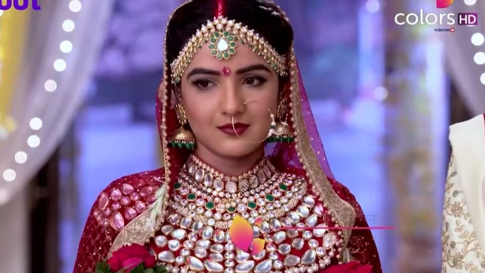 Jasmin Bhasin Celebrity Style In Dil Se Dil Tak Episode 252 2017 From Episode 252 Charmboard She is currently playing female lead happy mehra in star plus show dil toh happy hai ji. lehenga