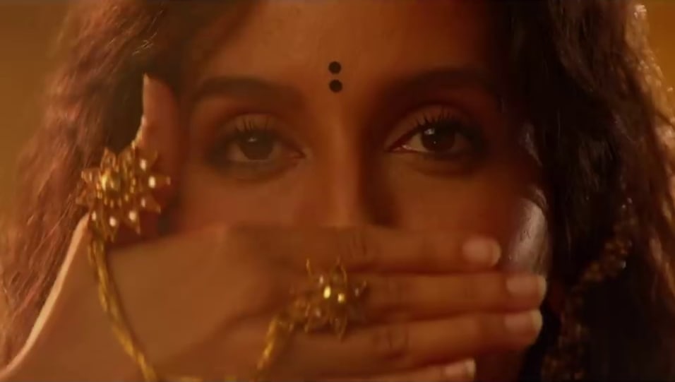 Nora Fatehi Celebrity Style In Kamariya Stree 2018 From Kamariya Charmboard Rajkummar rao, shraddha kapoor published on sep 12, 2018 presenting the full video of the song kamariya sung by aastha gill. blouse