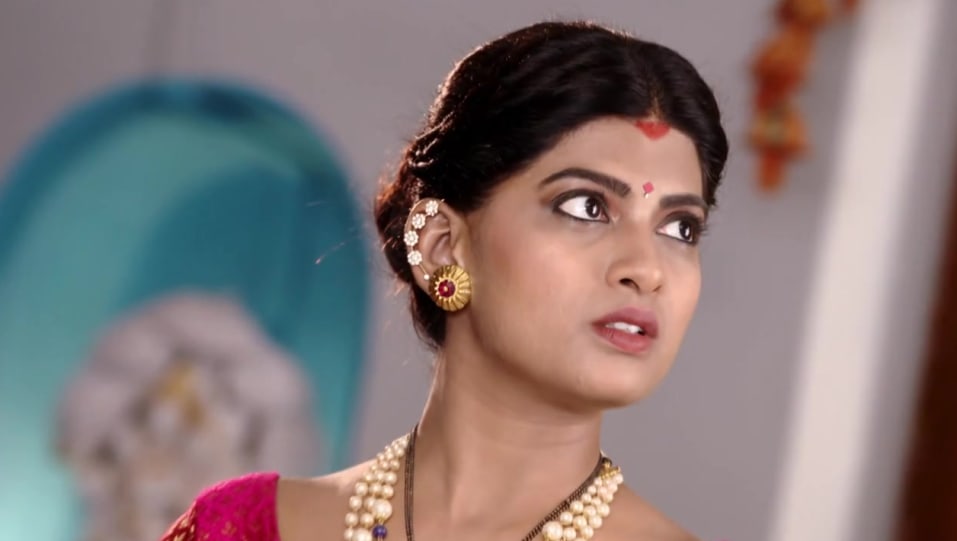Dhanashri Kadgaonkar Celebrity Style In Tuzhat Jeev Rangala Episode 880 2019 From Episode 880 Charmboard This video is all about the real age of tujhyat jeev rangala team, you'll find all actors and actress age with birth date. ring