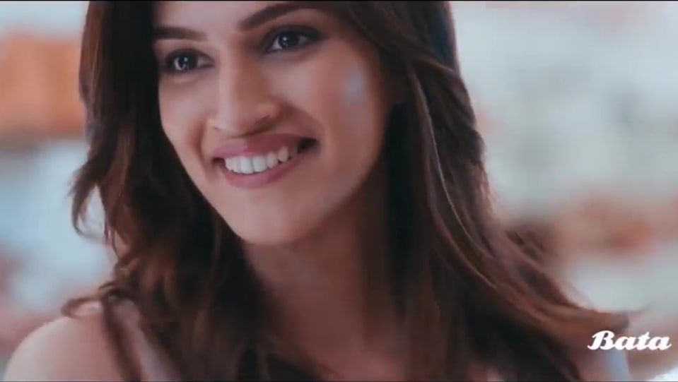 Kriti Sanon Celebrity Style In Aeroblu Footwear Ad Footwear Ad 2018 From Aeroblu Footwear Ad Charmboard Kriti sanon is an indian actress who is a predominant name in the hindi film industry, born in new delhi to rahul sanon and geeta sanon. tops