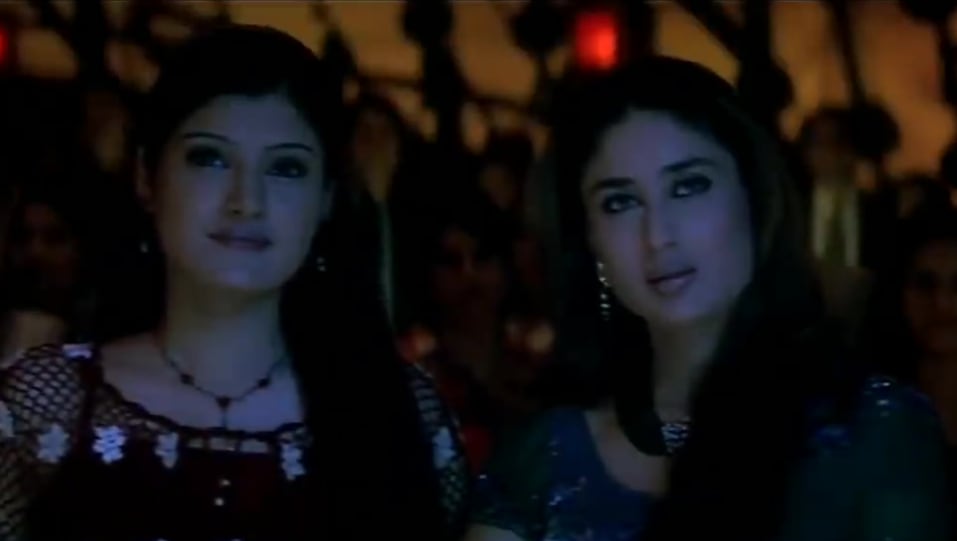 Kareena Kapoor Khan Celebrity Style In Tala Tum Tala Tum Aitraaz 2010 From Tala Tum Tala Tum Charmboard Kareena kapoor khan's hairstyle in her newest film 'ki and ka' seems to have released today on social media. saree