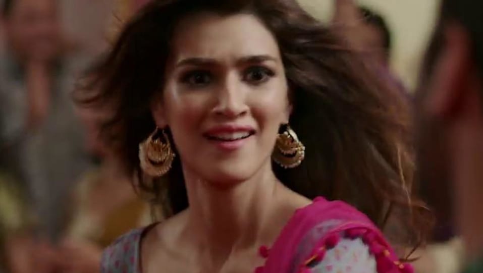 Kriti Sanon In Pink Lehengacholi Outfit Celebrity Clothing Charmboard Kriti sanon along with the star cast of her upcoming movie bareilly ki barfi that includes ayushmann khurrana and rajkumar rao visited the sets of ishqbaaz earlier today. charmboard